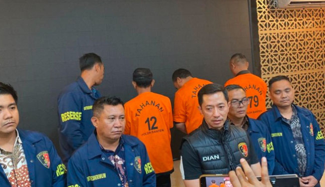 Buntut Dugaan Pemalakan Rp5 Triliun, Ketua Kadin Cilegon dan Wakilnya Jadi Tersangka Langsung Ditahan!